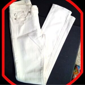 NWOT Rock & Republic Jeanz